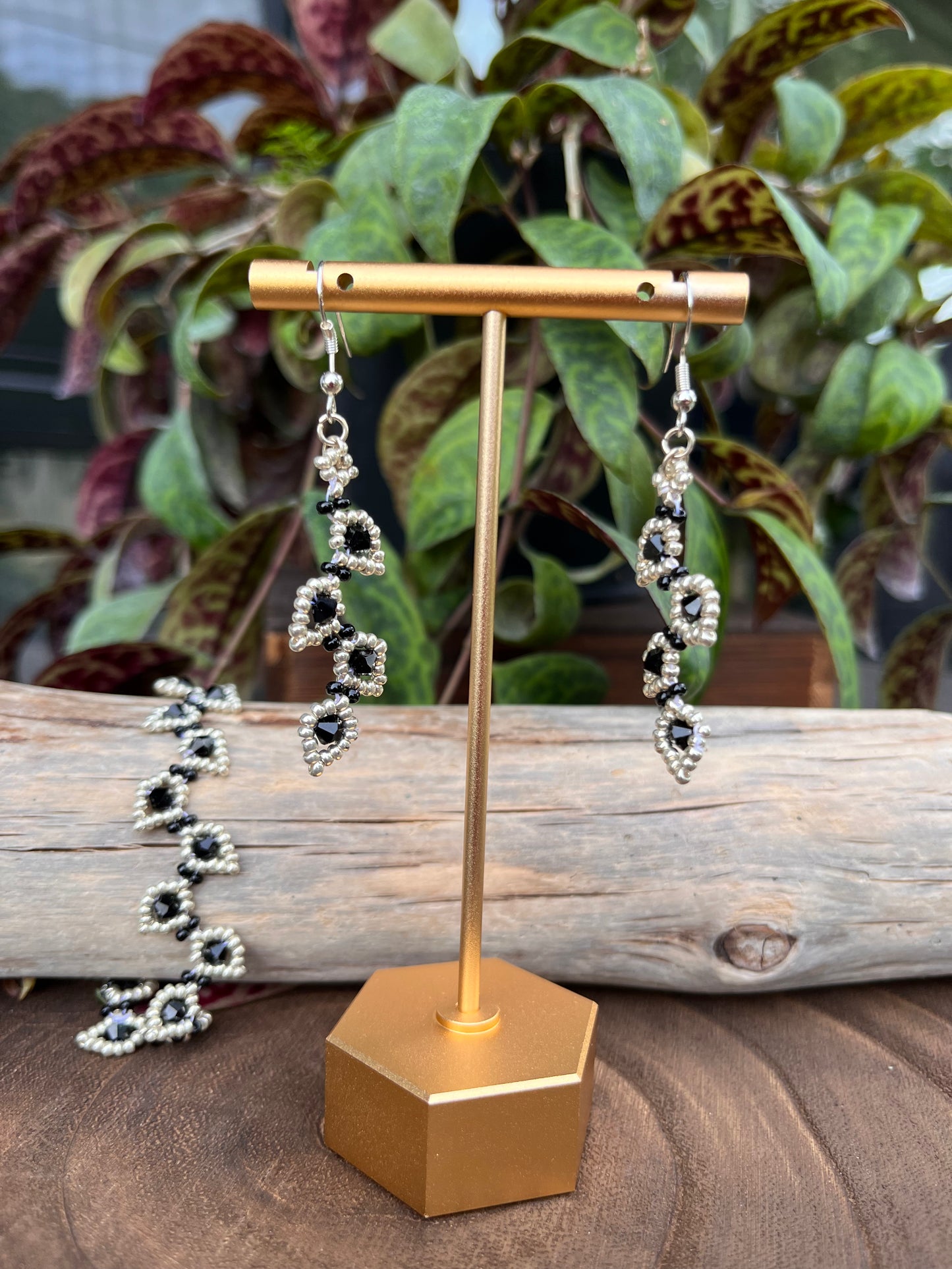 Black and Silver Bead Earrings and Bracelet Set