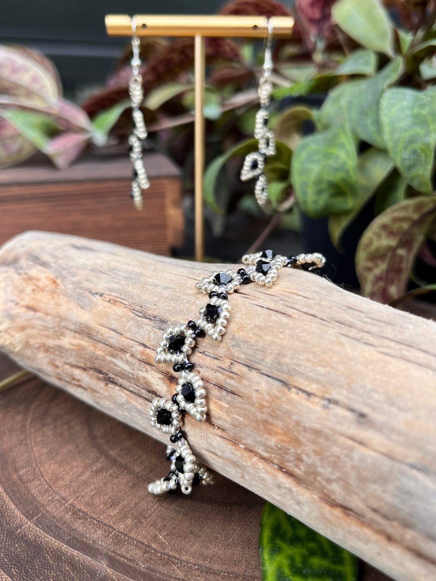 Black and Silver Bead Earrings and Bracelet Set